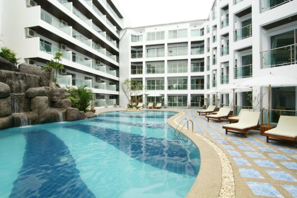 Dragon Beach Resort Jomtien Pattaya Exteriör bild