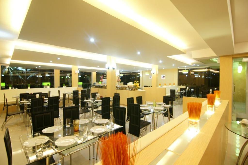 Dragon Beach Resort Jomtien Pattaya Exteriör bild