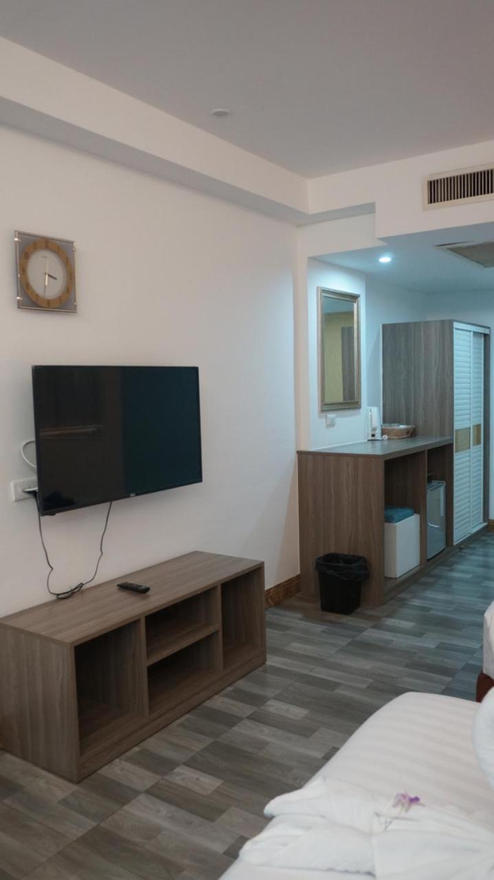 Dragon Beach Resort Jomtien Pattaya Exteriör bild