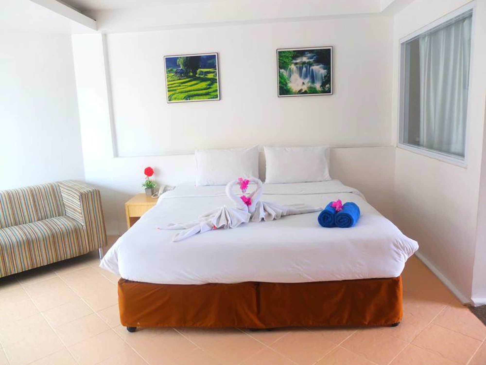 Dragon Beach Resort Jomtien Pattaya Exteriör bild