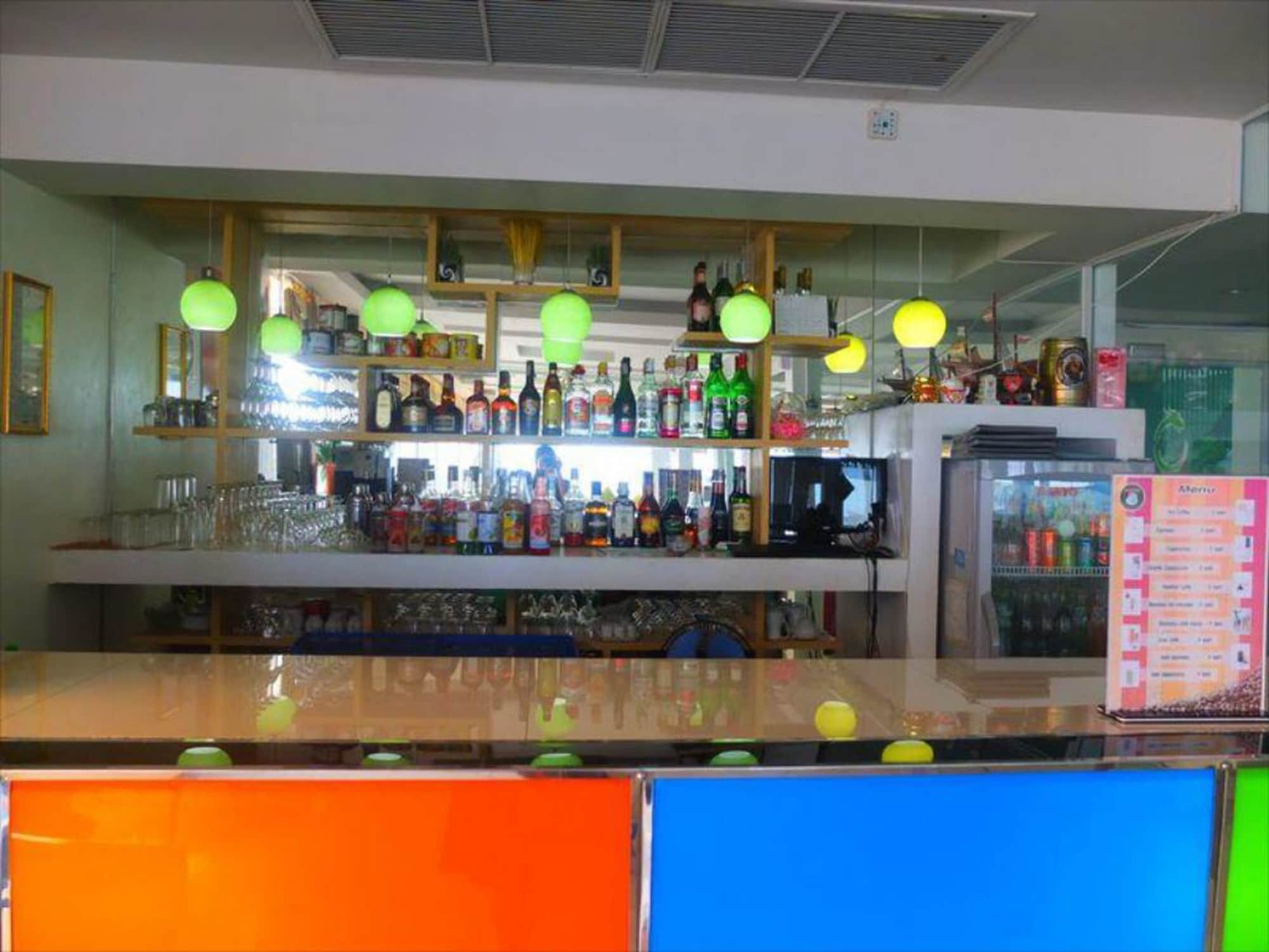 Dragon Beach Resort Jomtien Pattaya Exteriör bild