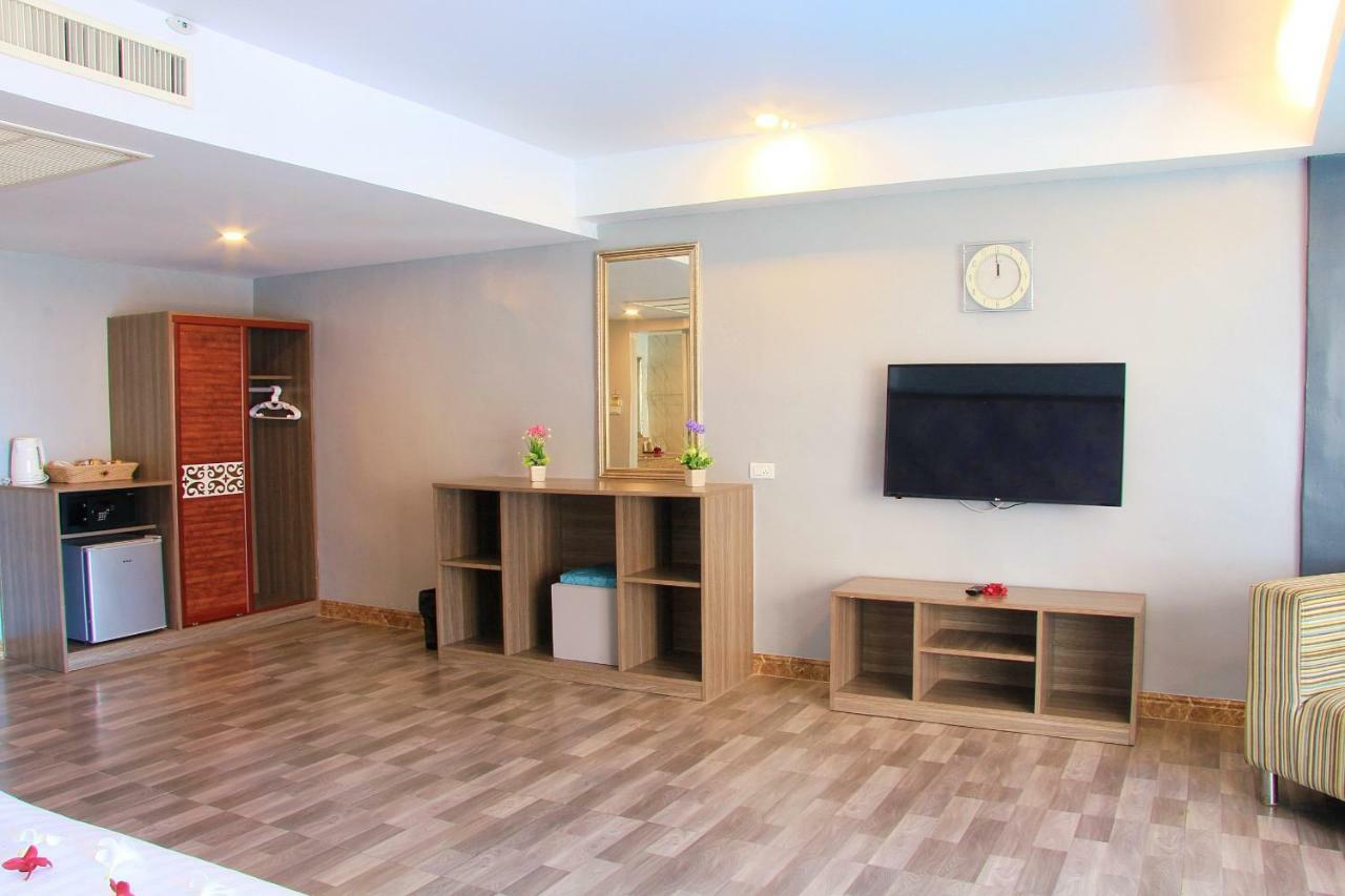 Dragon Beach Resort Jomtien Pattaya Exteriör bild